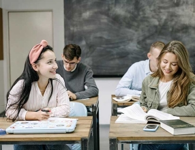 河南医专成教《英语》高起专原题及答案