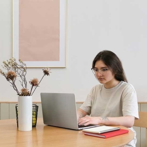 成人高考中药学专业考什么科目？报考有用吗？